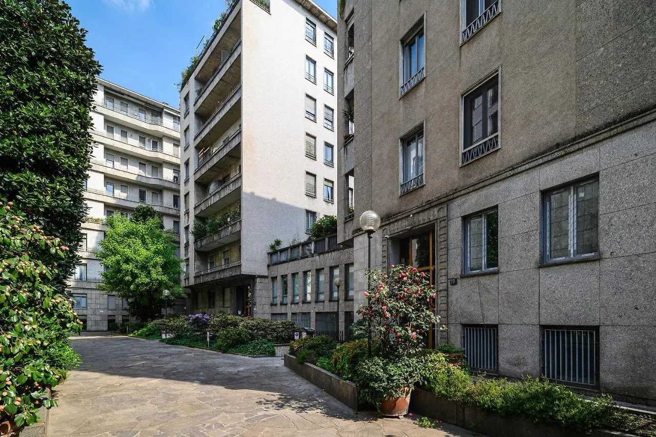 San Babila - Visconti Di Modrone Charme Apartment Milán