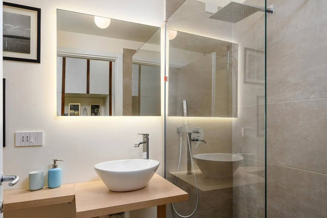 ميلان San Babila - Visconti Di Modrone Charme Apartment